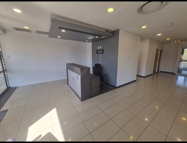 196M² OFFICE TO LET IN WOODMEAD